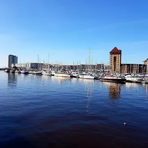https://ice-house-apartments-swansea.cardiffhotelswales.com